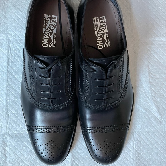 Brand New Ferragamo Shoes, never worn. A style that transcends time. main image 3